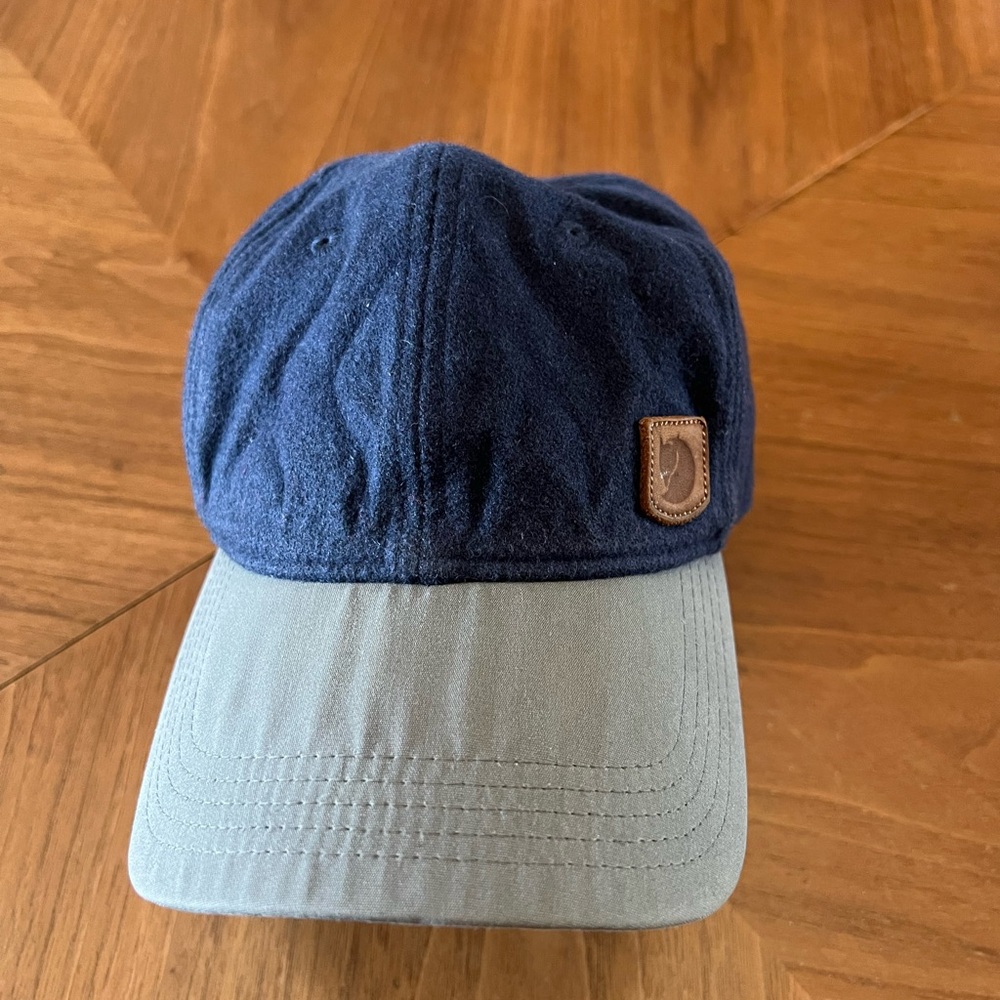 FJALLRAVEN GREENLAND WOOL CAP - DARK NAVY S/M